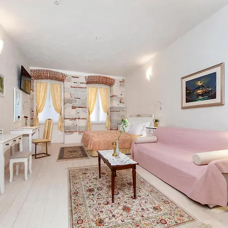 Готель The Palace 4*