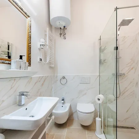 Готель The Palace 4*
