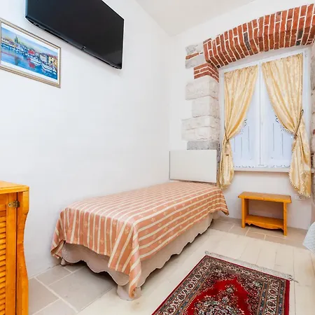 The Palace Готель 4*